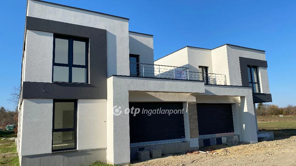 Eladó Lakás, Győr