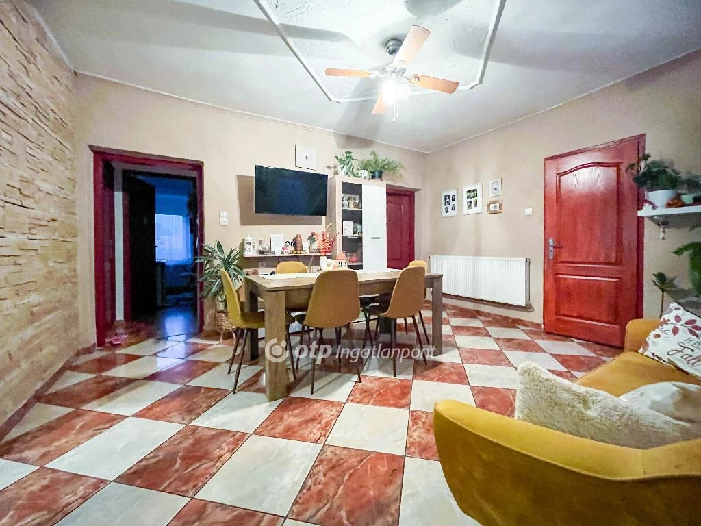 Eladó Ház, Tápszentmiklós