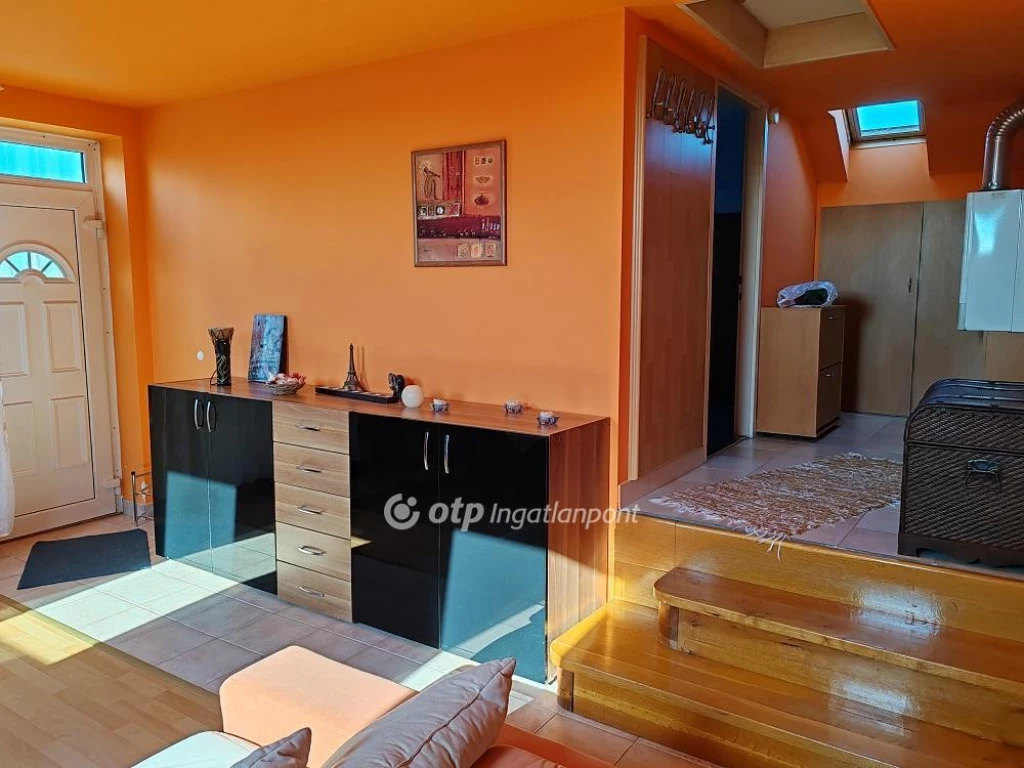 Eladó Lakás, Győr