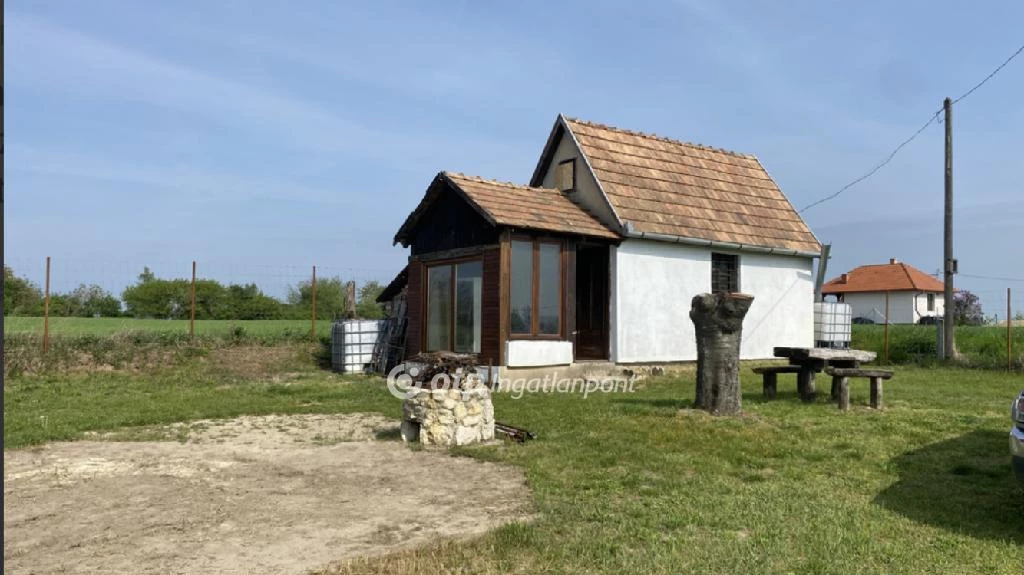 Eladó Telek, Tata