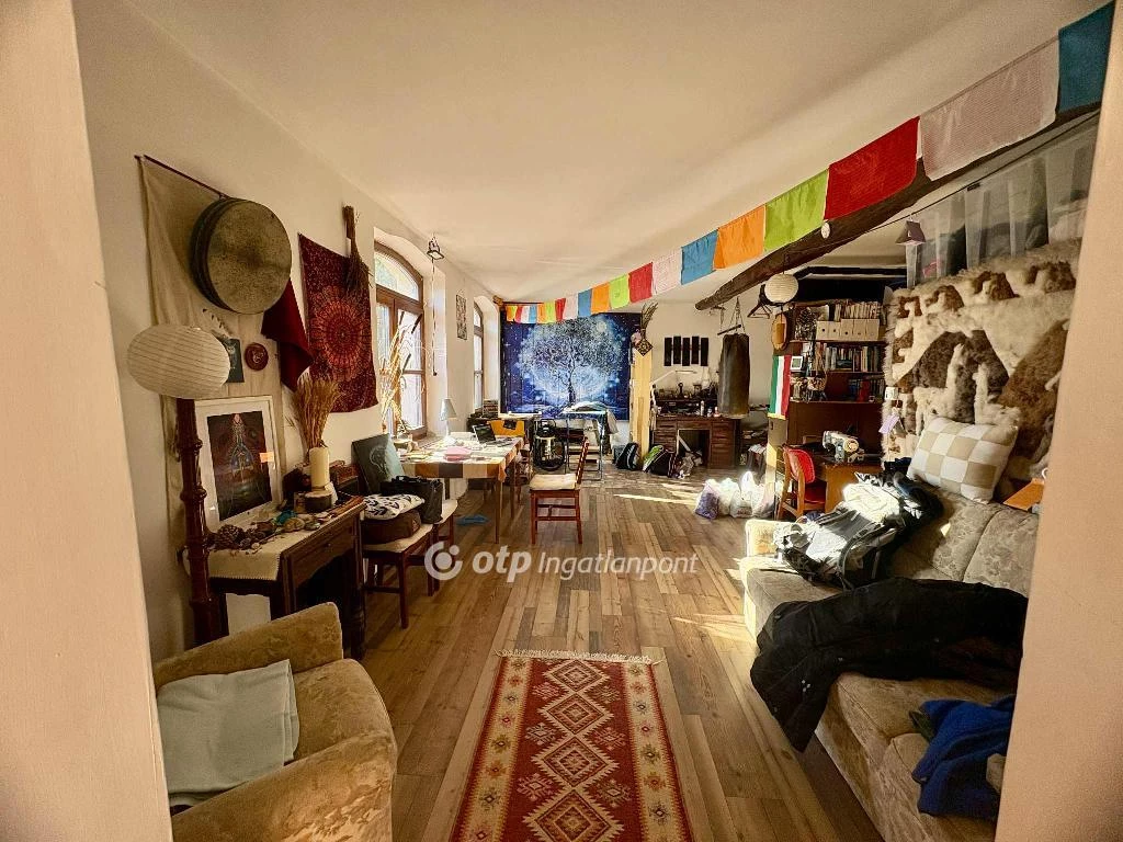 Eladó Ház, Malomsok