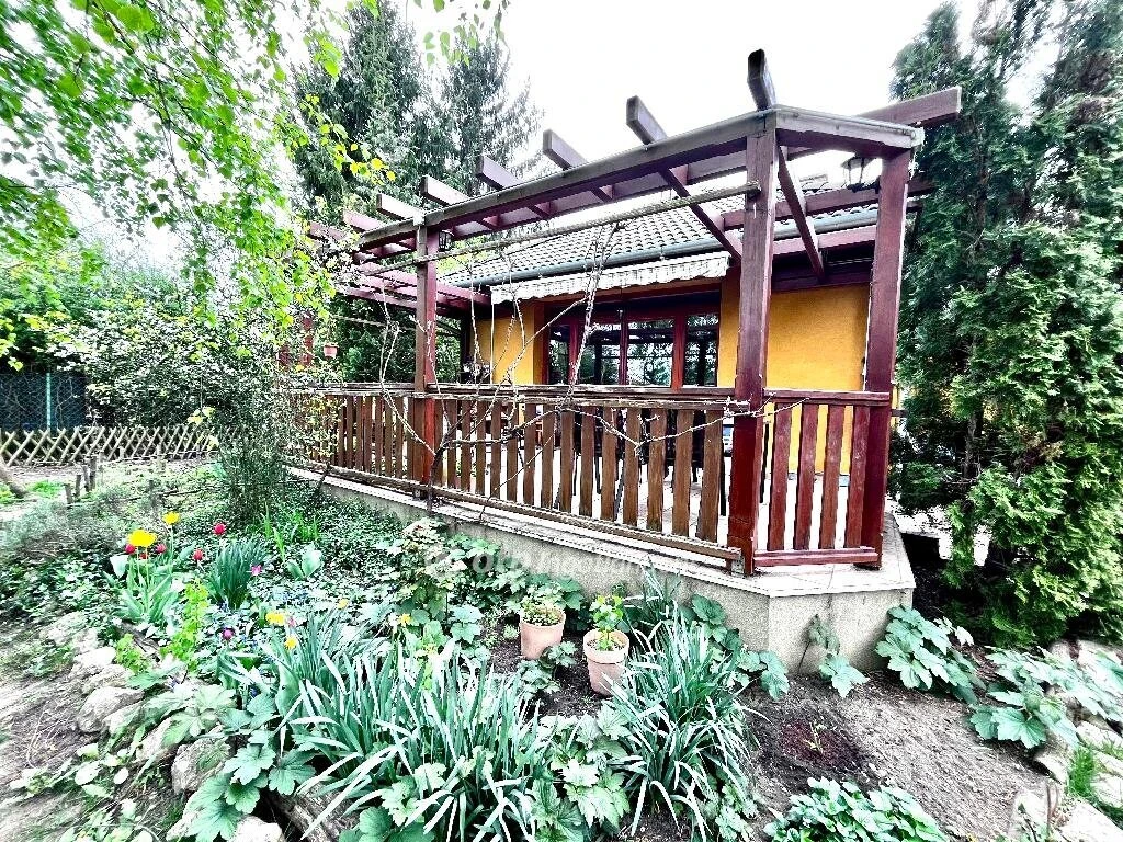 c3-1-name c2-1-name, Enese, Petőfi utca