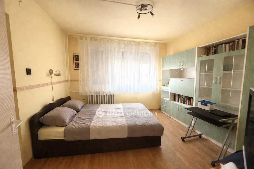 Eladó Lakás, Győr