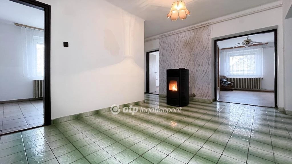 Eladó Ház, Markotabödöge