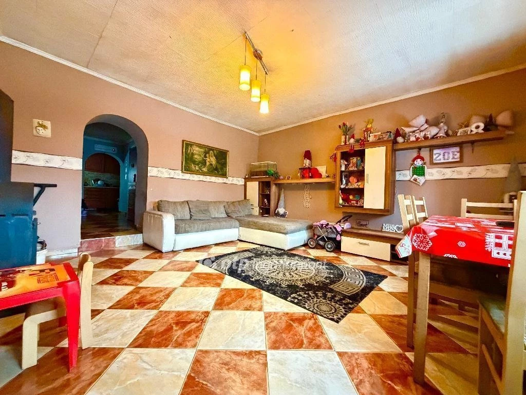 For sale house, Pápateszér