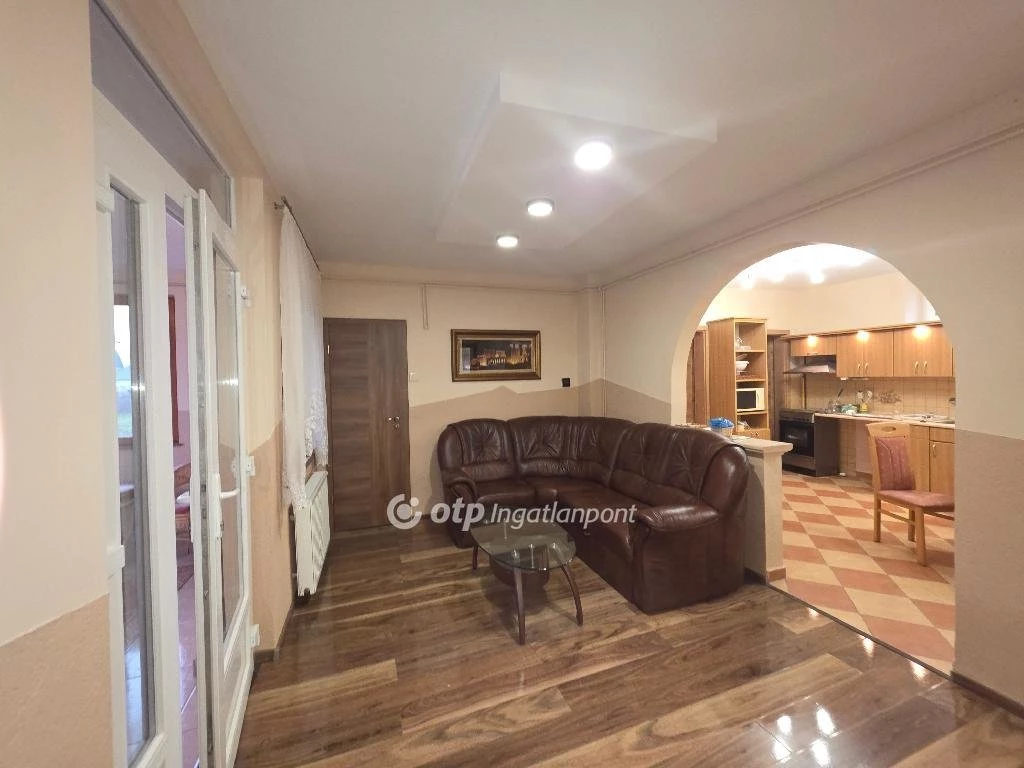 Eladó Ház, Nemeskocs