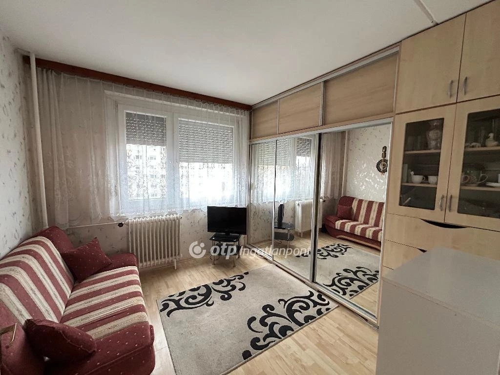 Eladó Lakás, Győr