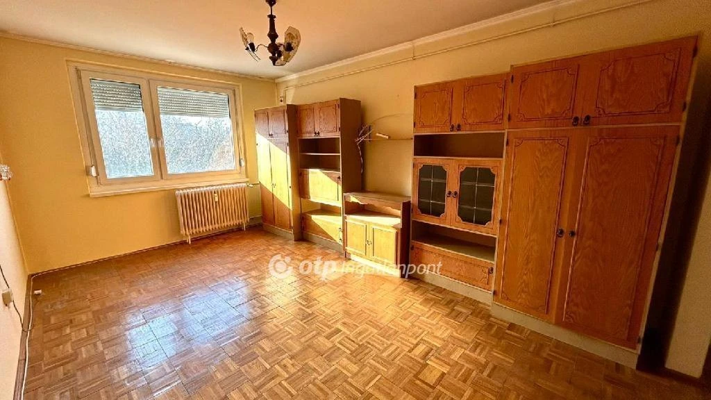 Eladó Lakás, Győr