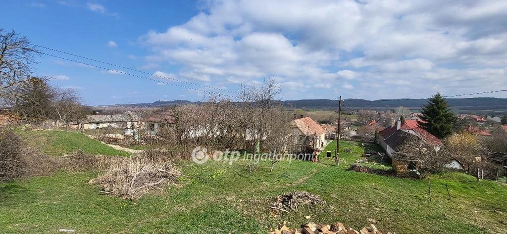 c3-1-name c2-1-name, Ravazd, Tószer