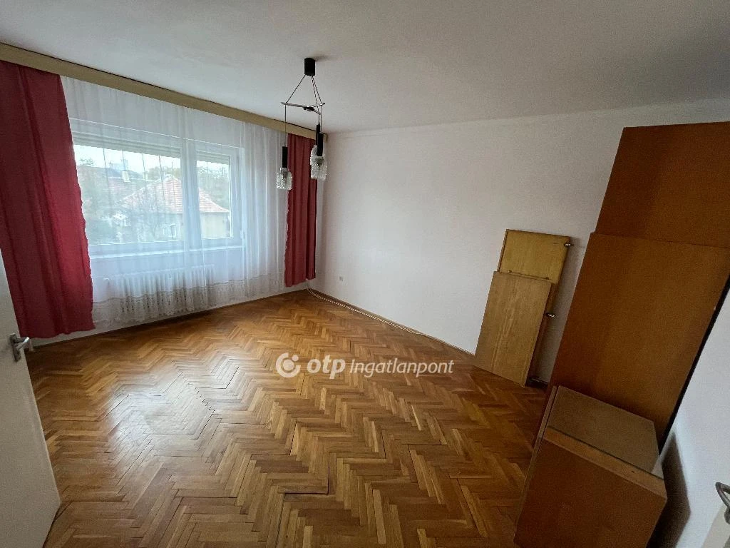 Eladó Lakás, Mosonmagyaróvár