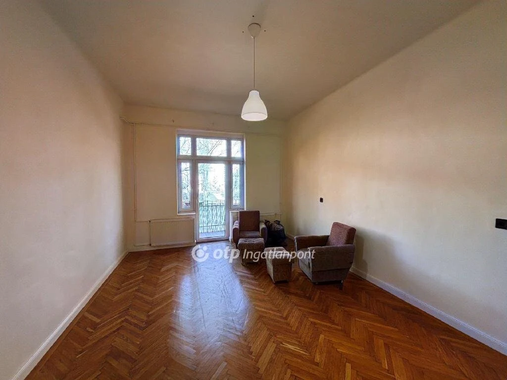 c3-1-name c2-19-name, Győr, Győr-Belváros, Bisinger József sétány