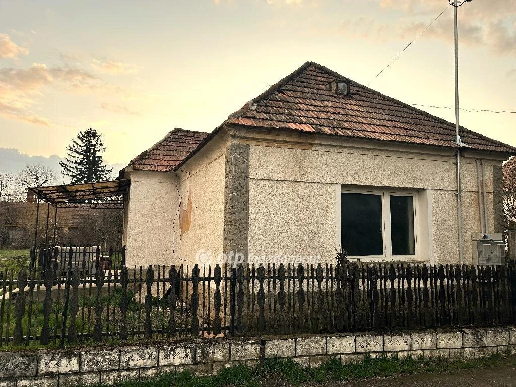 Eladó Ház, Kenyeri