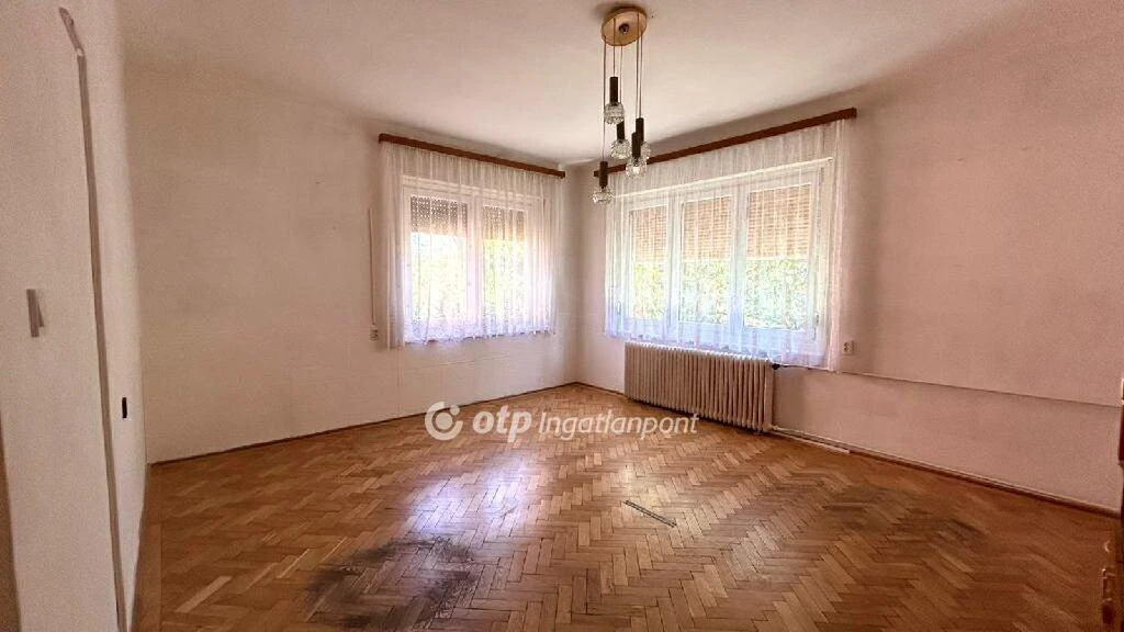 Eladó Lakás, Győr