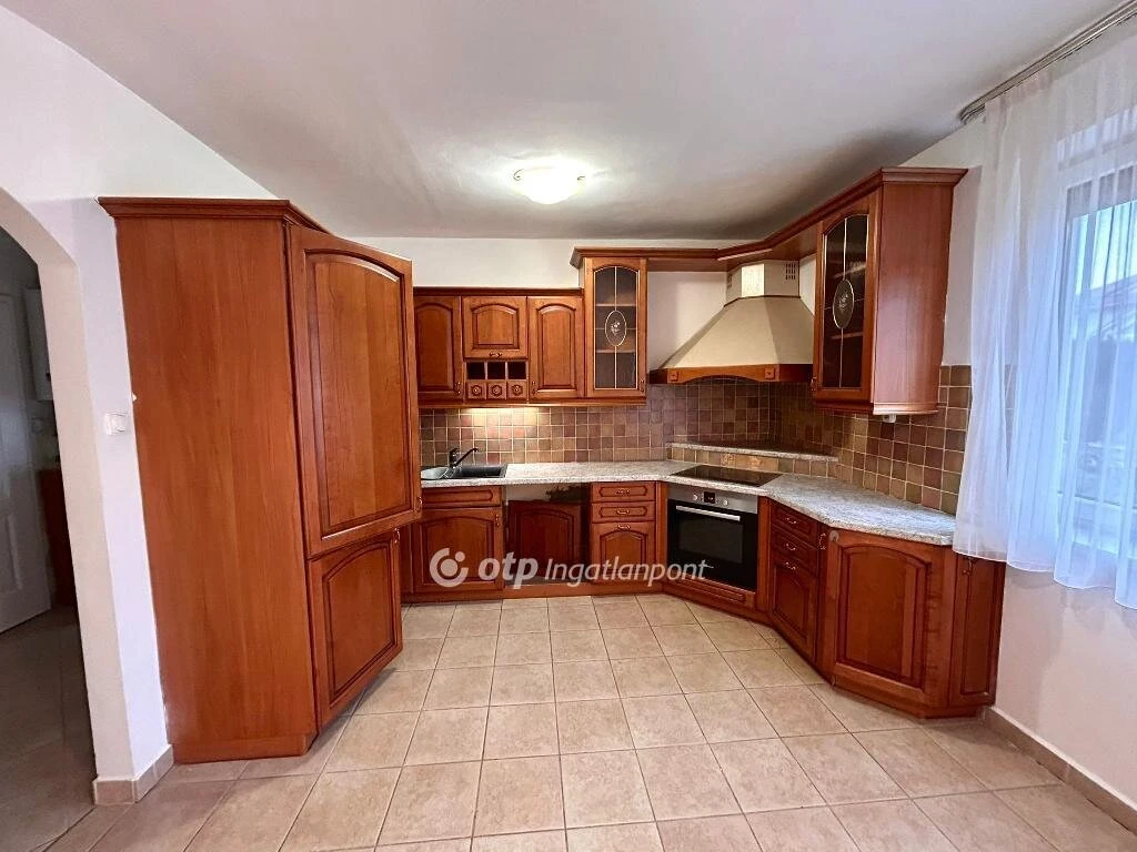 Eladó Lakás, Győr