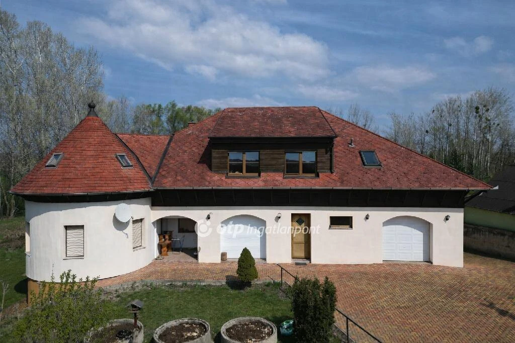 Eladó Ház, Ásványráró