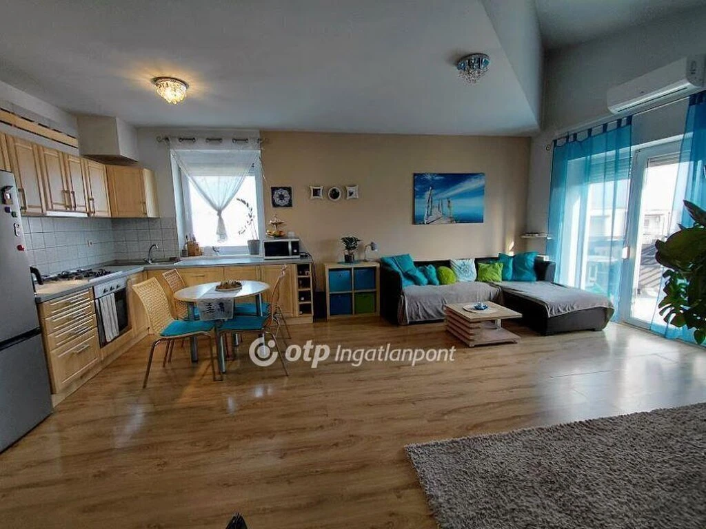 Eladó Lakás, Győr