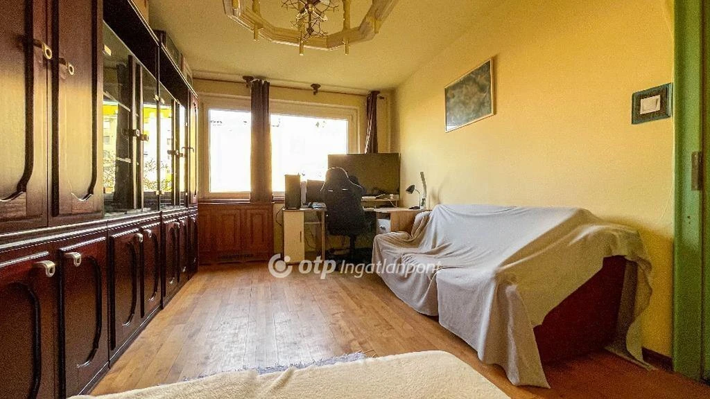 c3-1-name c2-20-name, Győr, Adyváros