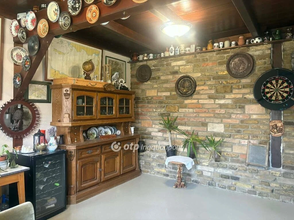 Eladó Ház, Halászi