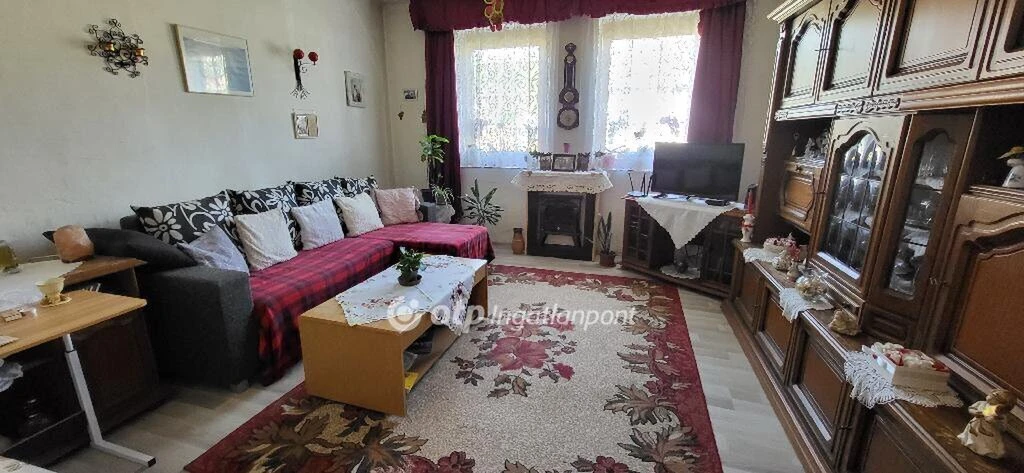 Eladó Ház, Gyömöre