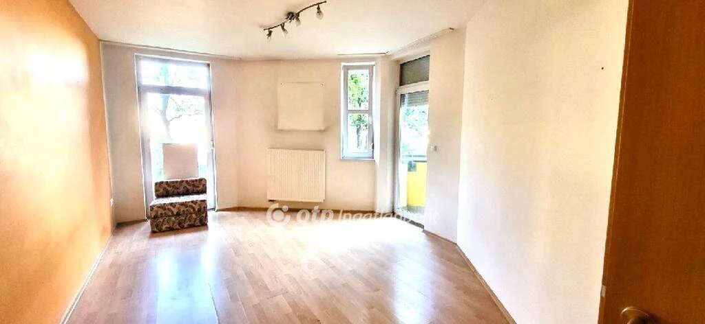 Eladó Lakás, Győr