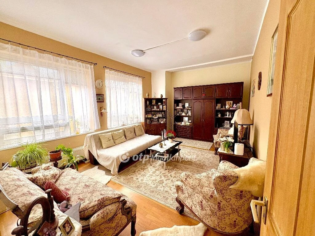 Eladó Lakás, Győr