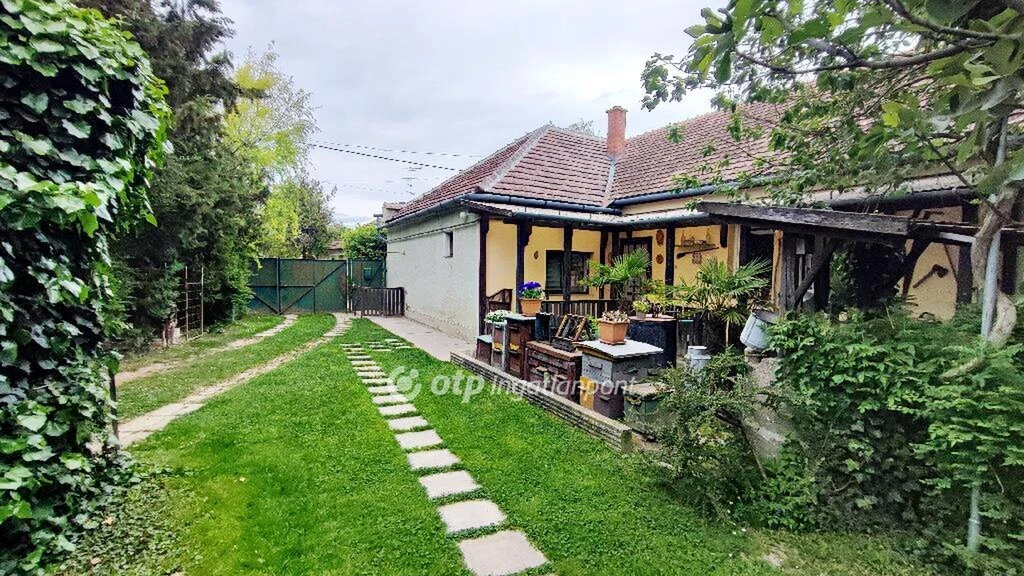 Eladó Ház, Mecsér