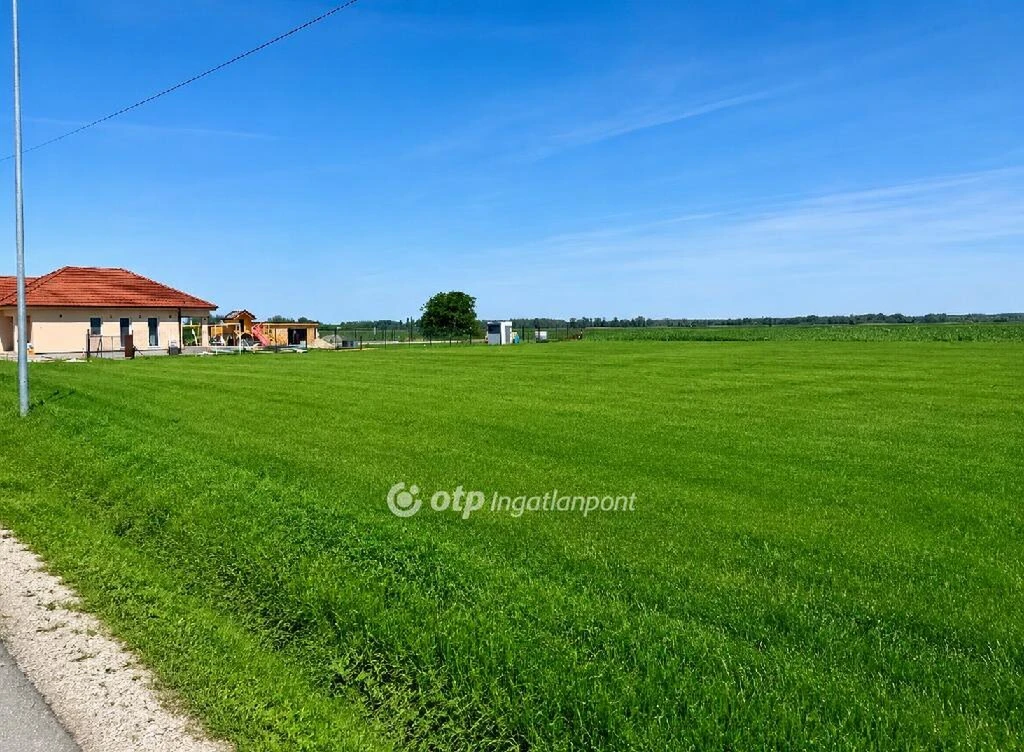 Eladó Telek, Dunaszeg