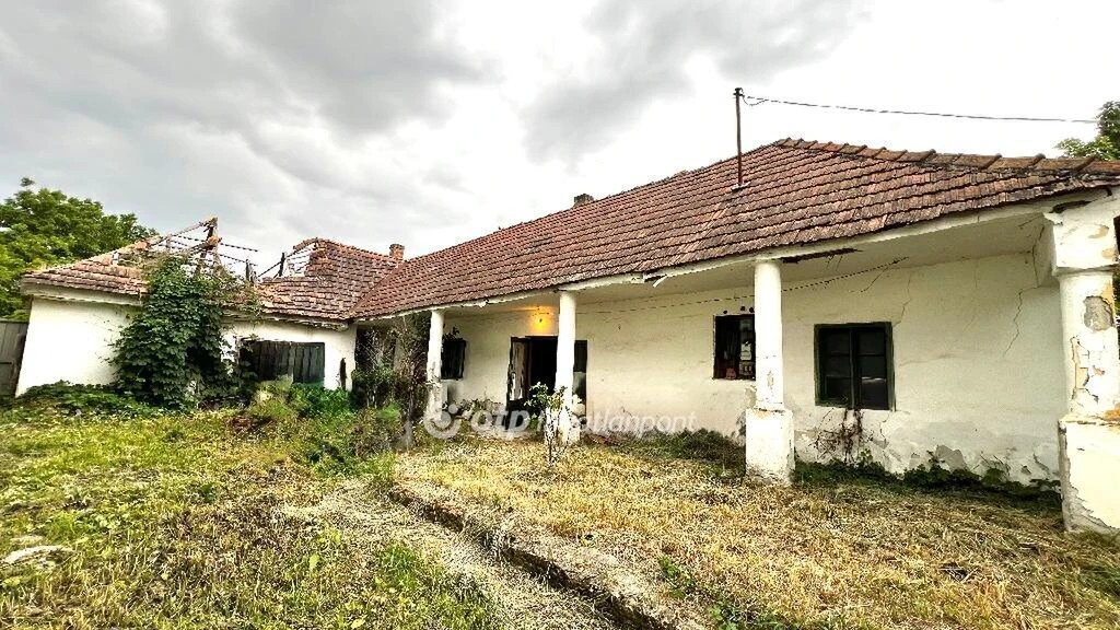 Eladó Ház, Ásványráró