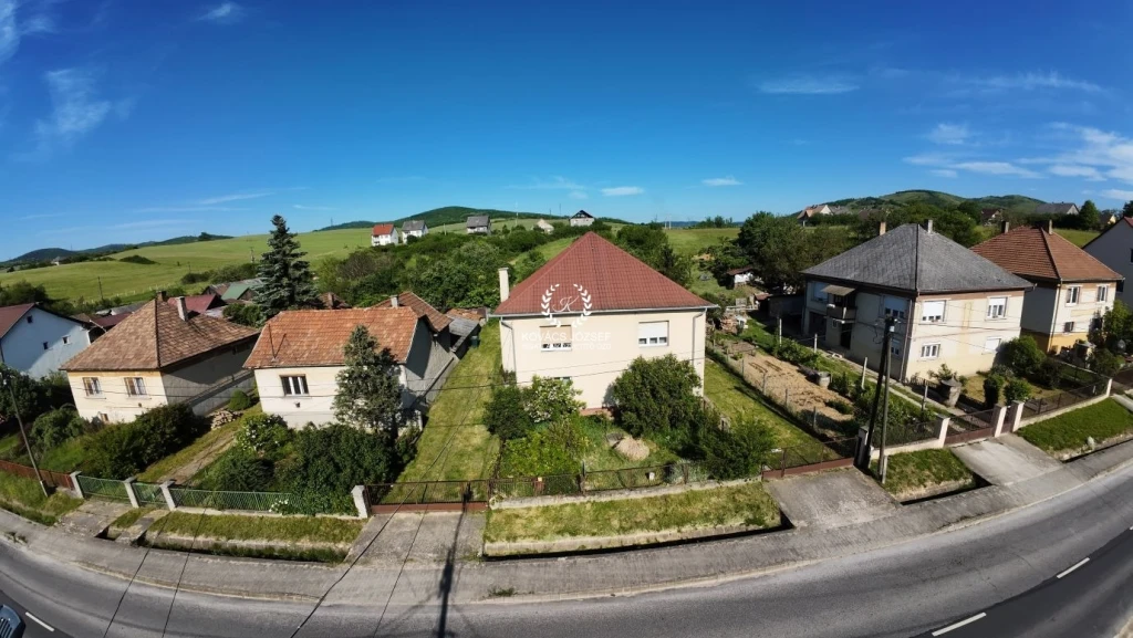 Eladó Ház, Arló Ady Endre út 14.900.000 Ft