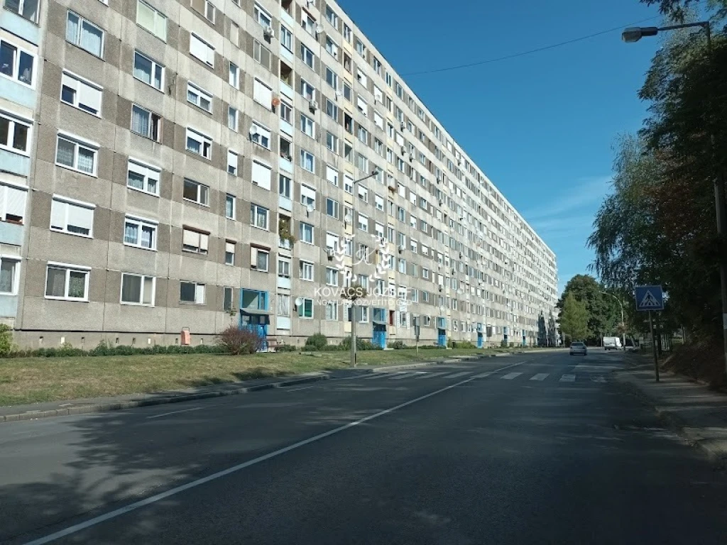 Eladó Lakás, Ózd Vasvár út 8.900.000 Ft
