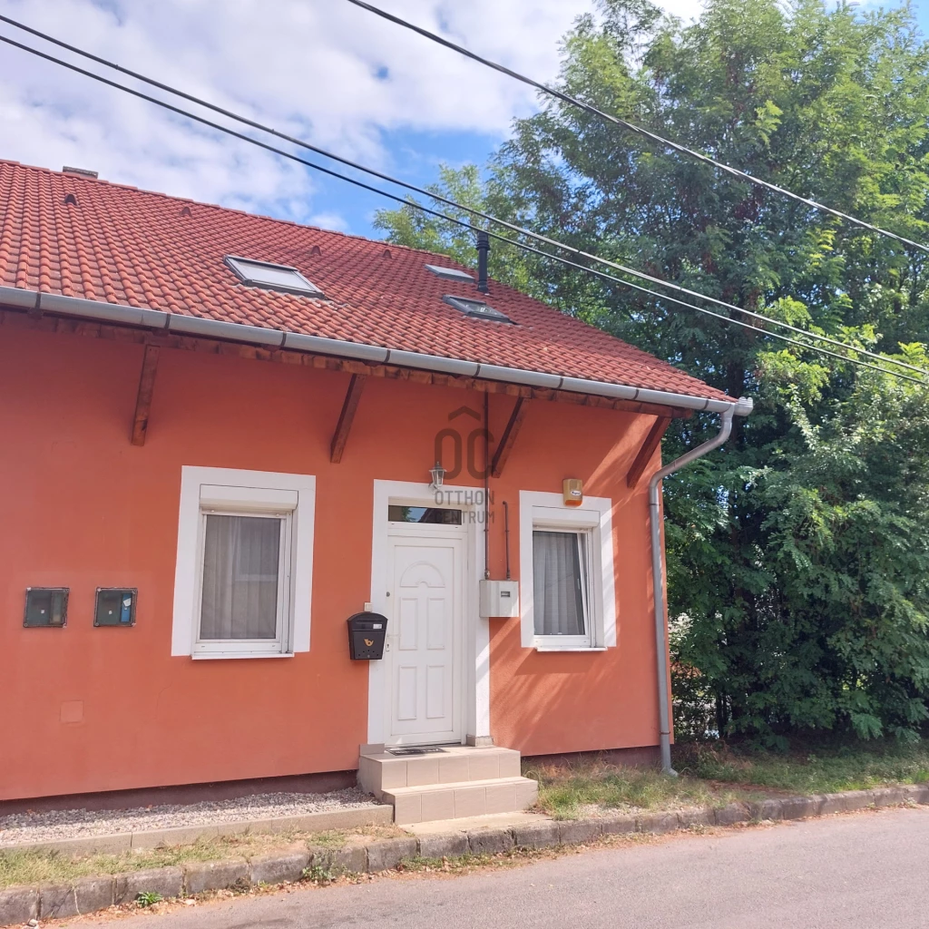 For sale brick flat, Pécs, Budai Város