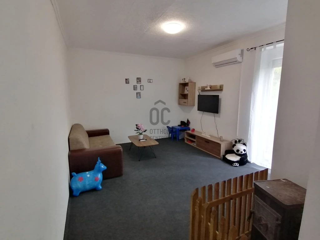 Eladó téglalakás, Komló, Kenderföld