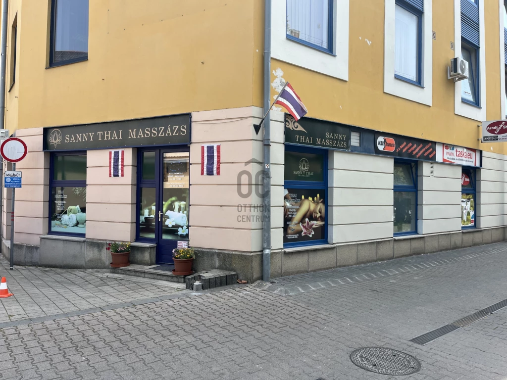 Eladó egyéb kereskedelmi-ipari, Pécs, Belváros