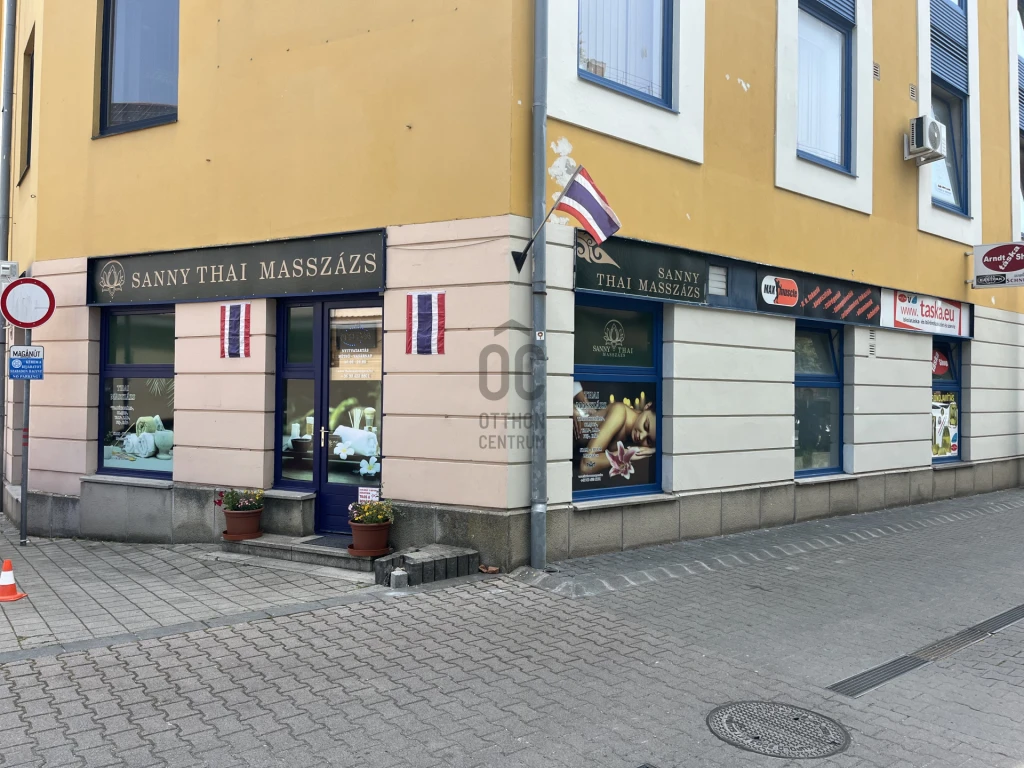 Eladó egyéb kereskedelmi-ipari, Pécs, Belváros