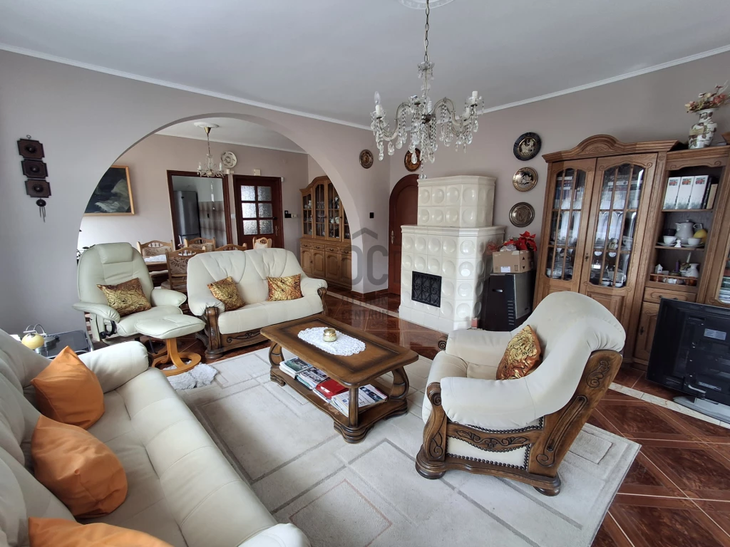 c3-1-name c2-2-name, Komló, Szilvás