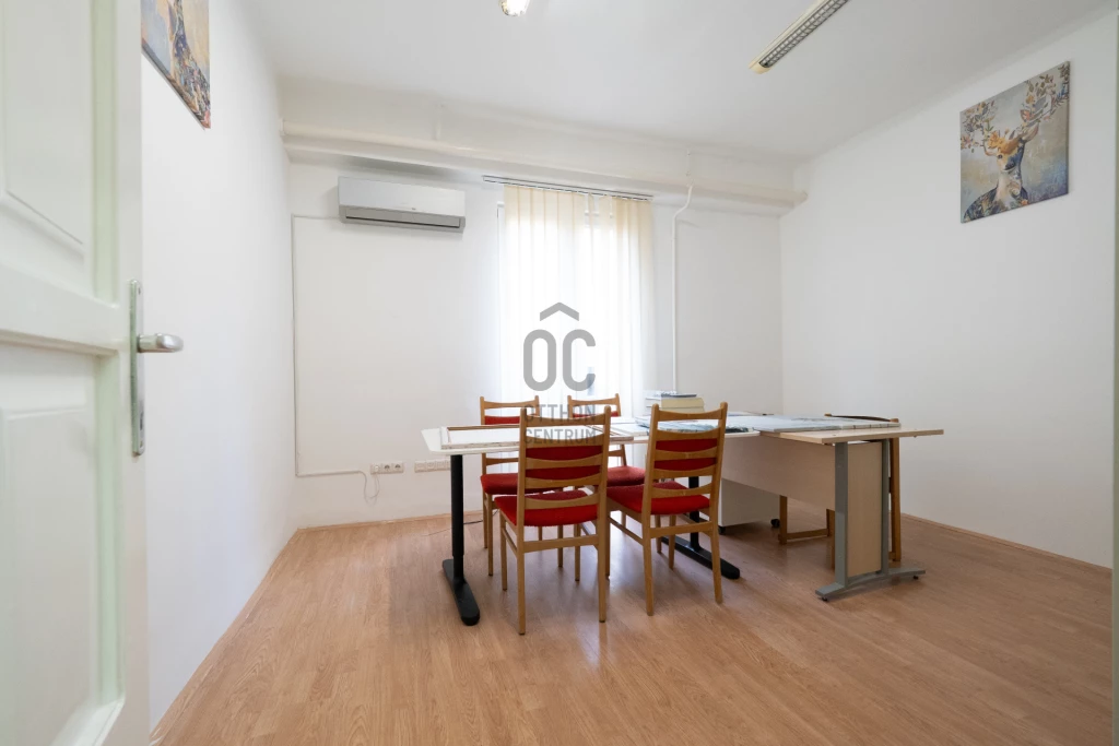 Kiadó iroda, irodaház, Komló, Belváros