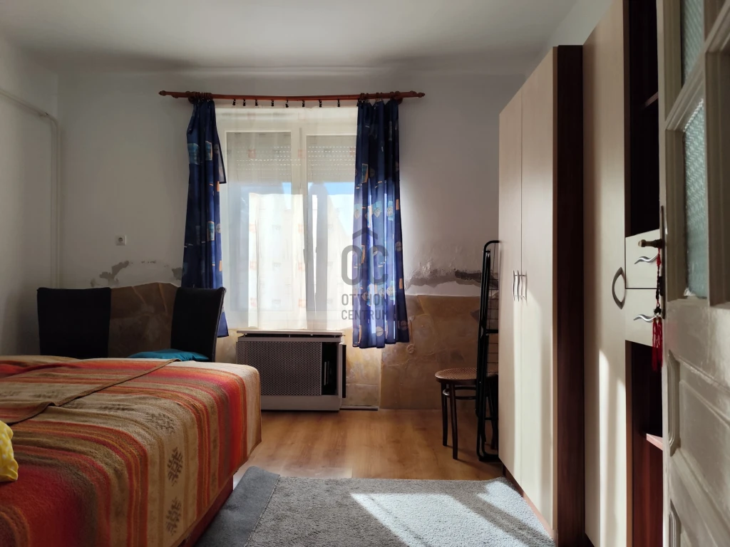 Eladó téglalakás, Pécs, Ledina