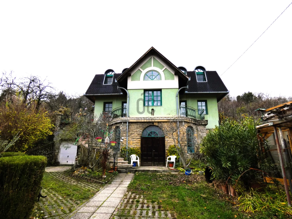 Eladó családi ház, Pécs, Mecsekoldal-Ürög