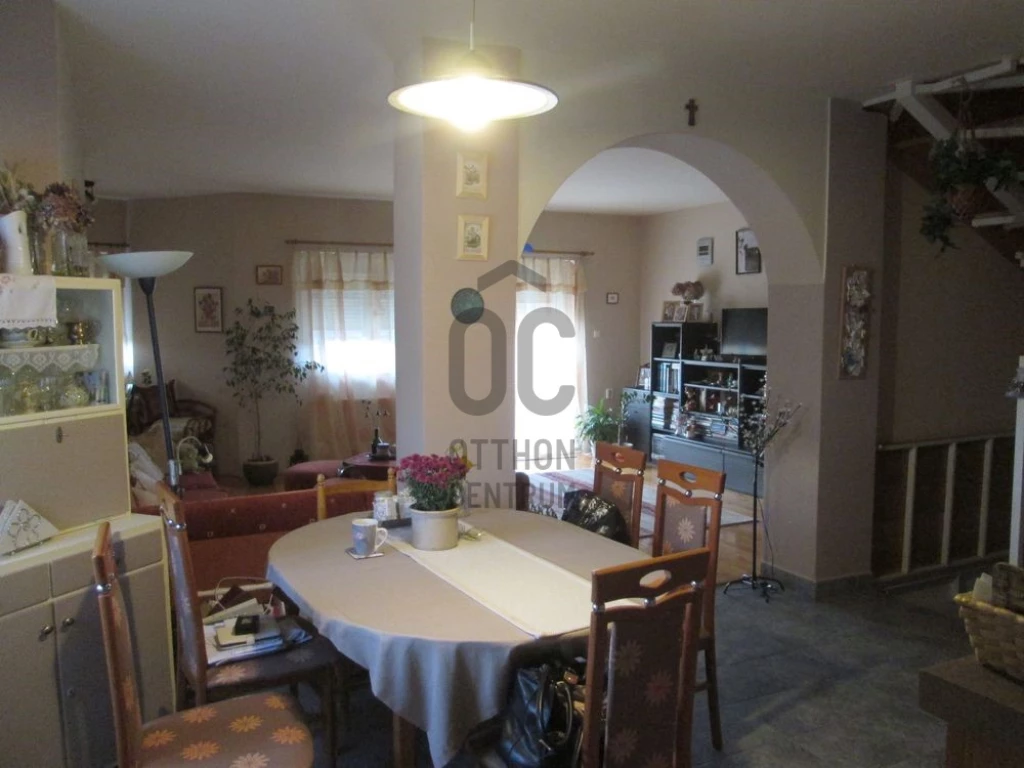 Eladó családi ház, Pécs, Mecsekoldal-Ürög