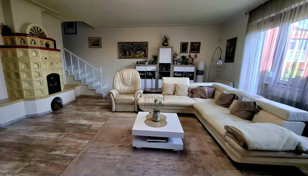 c3-1-name c2-1-name, Pécs, Mecsekoldal-Rigóder