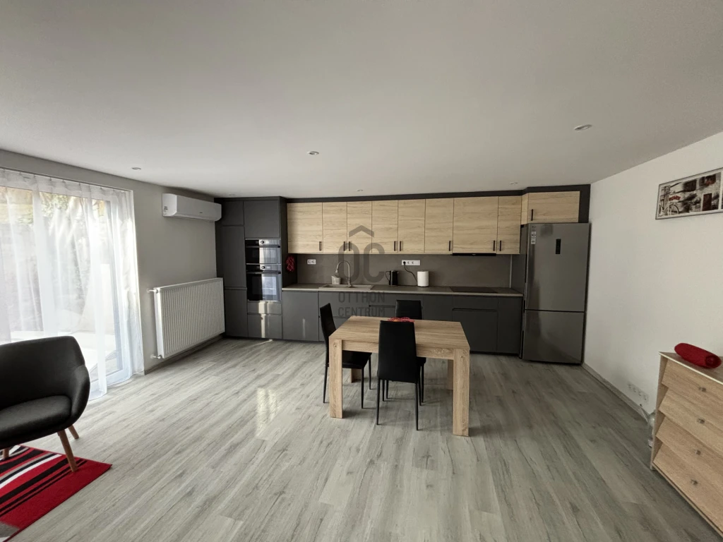 c3-1-name c2-1-name, Pécs, Szabolcs