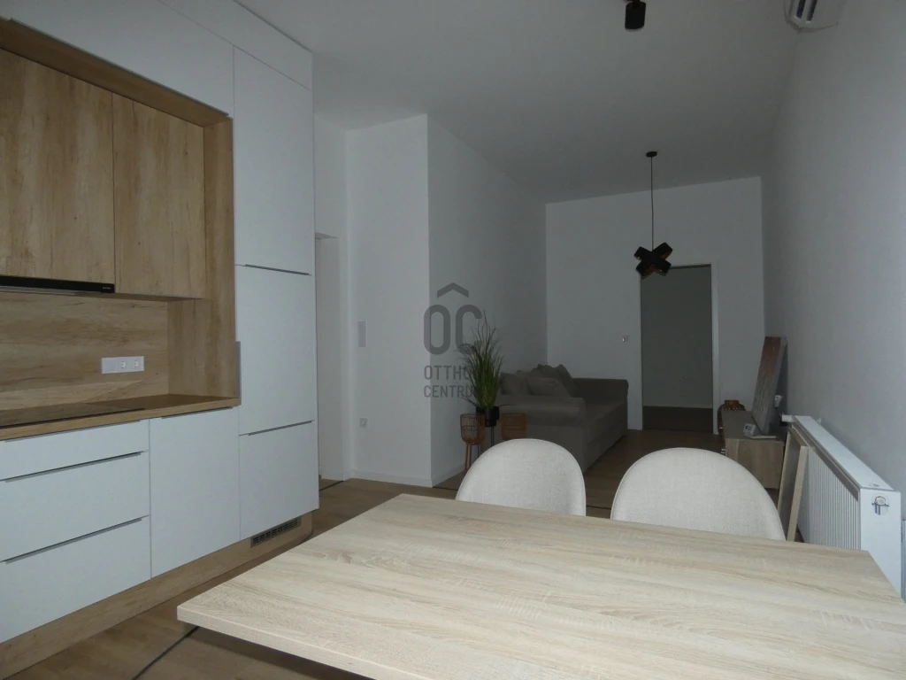 Eladó téglalakás, Pécs, Belváros