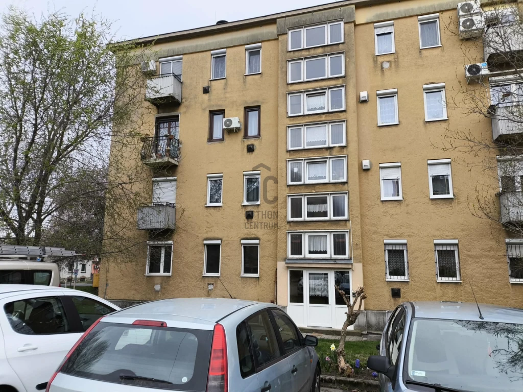 Eladó téglalakás, Pécs, Budai Város, Komlói út