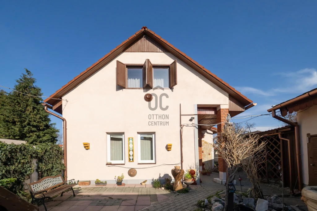 c3-1-name c2-1-name, Pécs, Gyárváros