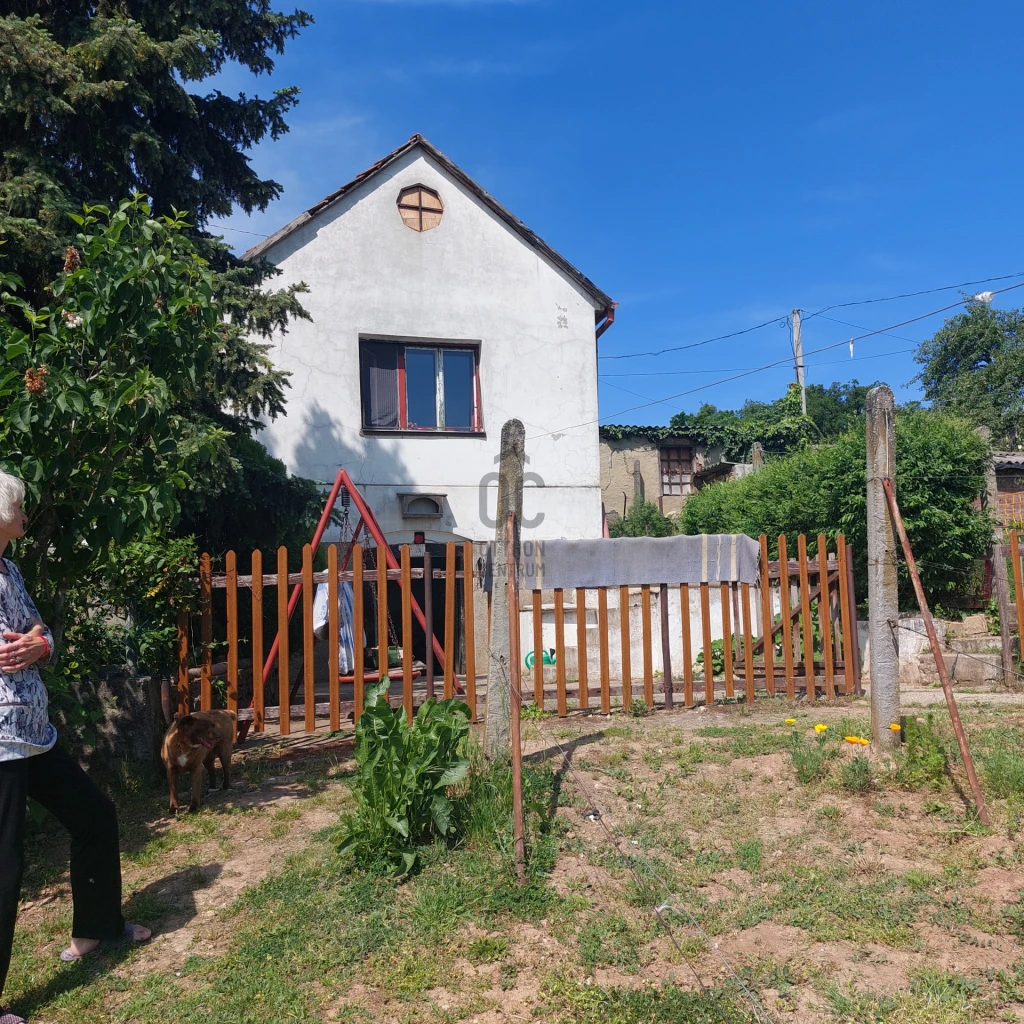 Eladó családi ház, Pécs, Mecsekoldal-Ürög