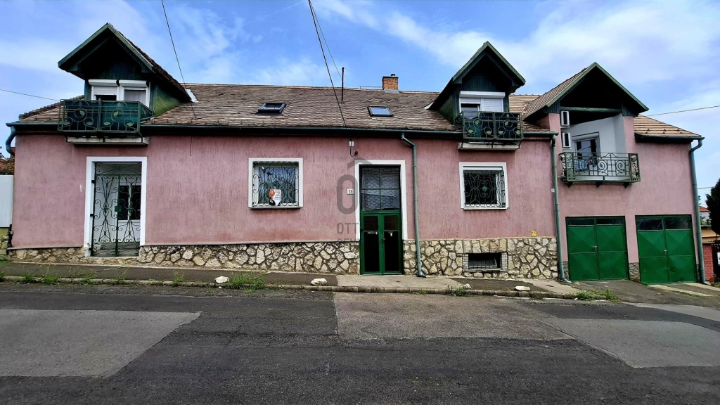 Eladó téglalakás, Pécs, Ledina