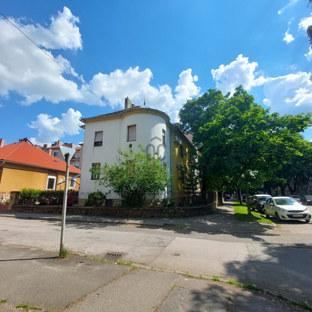 Eladó téglalakás, Pécs, Belváros