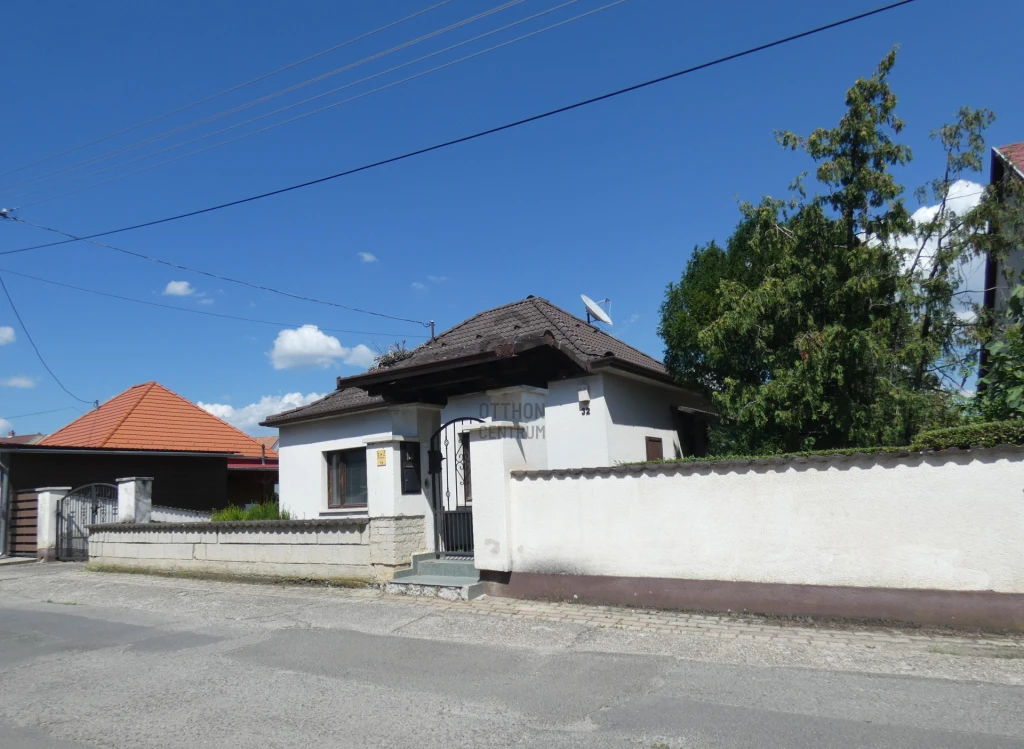 Eladó családi ház, Pécs, Mecsekoldal-Rigóder
