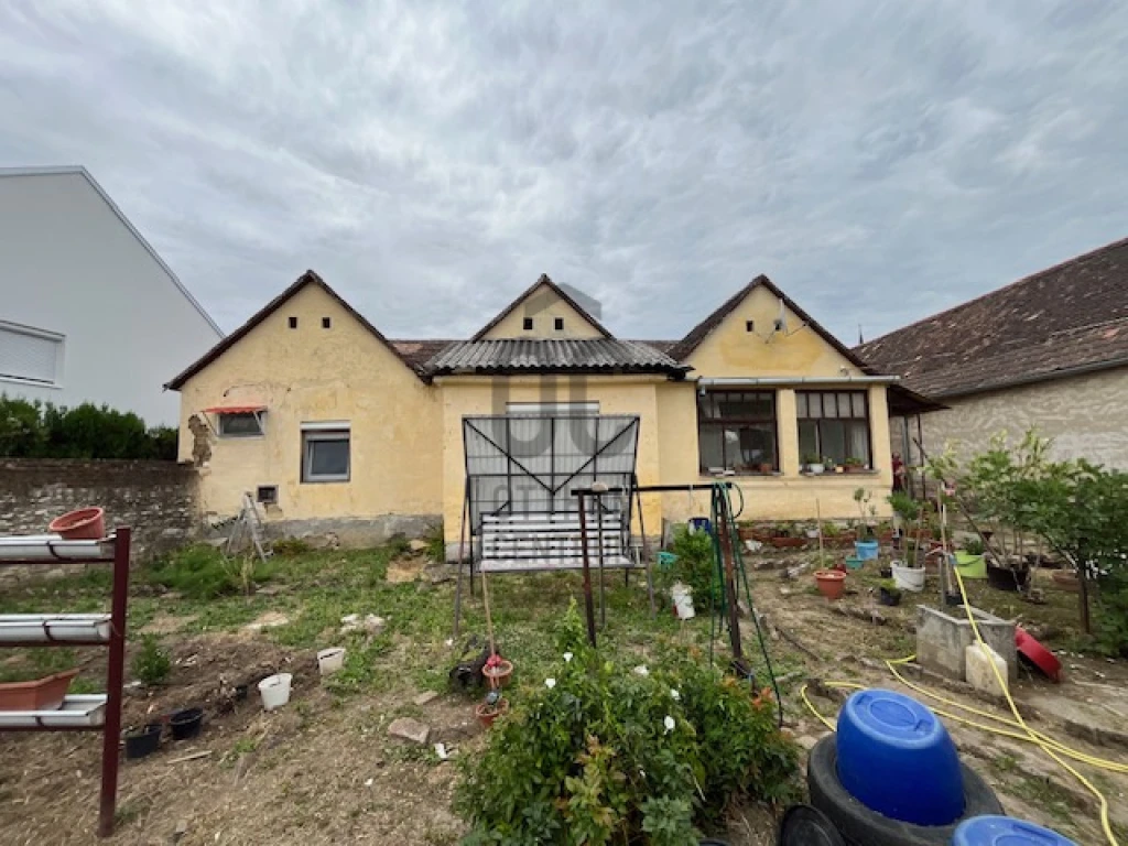Eladó családi ház, Szászvár, Szászvár