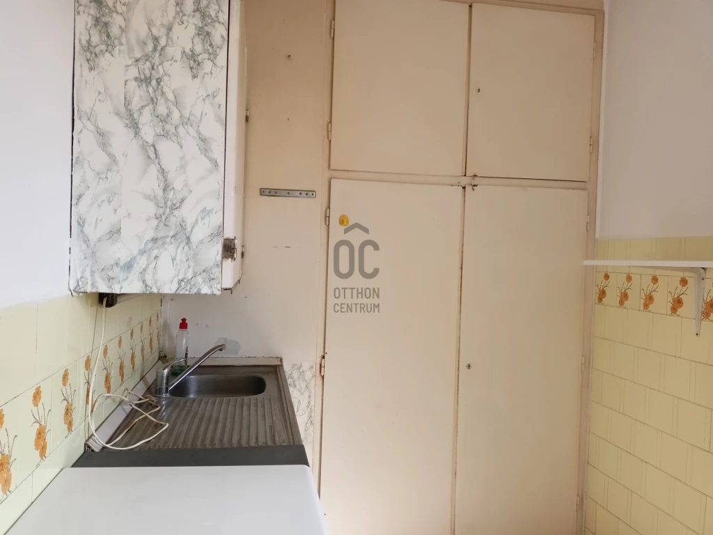 Eladó panellakás, Pécs, Kertváros, Varsány utca